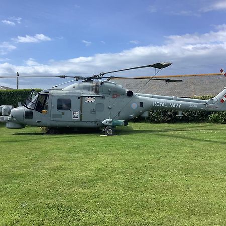 Haelarcher Helicopter Glamping Helston Extérieur photo